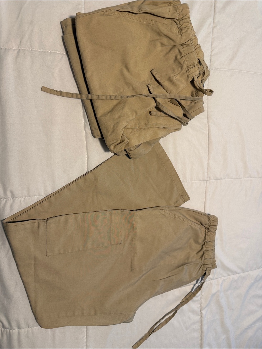 Scrub Pants in Khaki